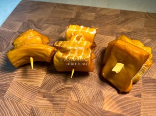 Шашлычок из толстолобика холодного копчения: Шашлычок из кальмара х/к