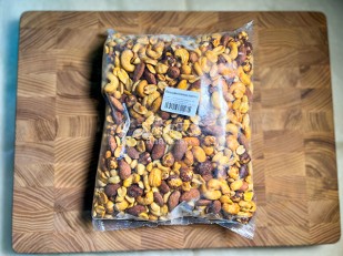 Снеки к пиву: Ореховая смесь ж/с Острая 