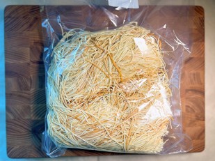 Сырный продукт ФЕРМЕРСКИЙ паутинка белая: Сырный продукт ФЕРМЕРСКИЙ паутинка копченый