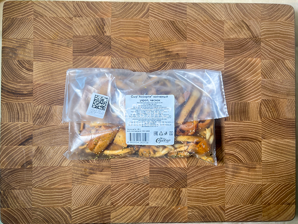 Сыр 150 гр ГОРНЫЙ СЫРОВАР (Ассорти копчёный с укропом и чесноком) в Зябликово